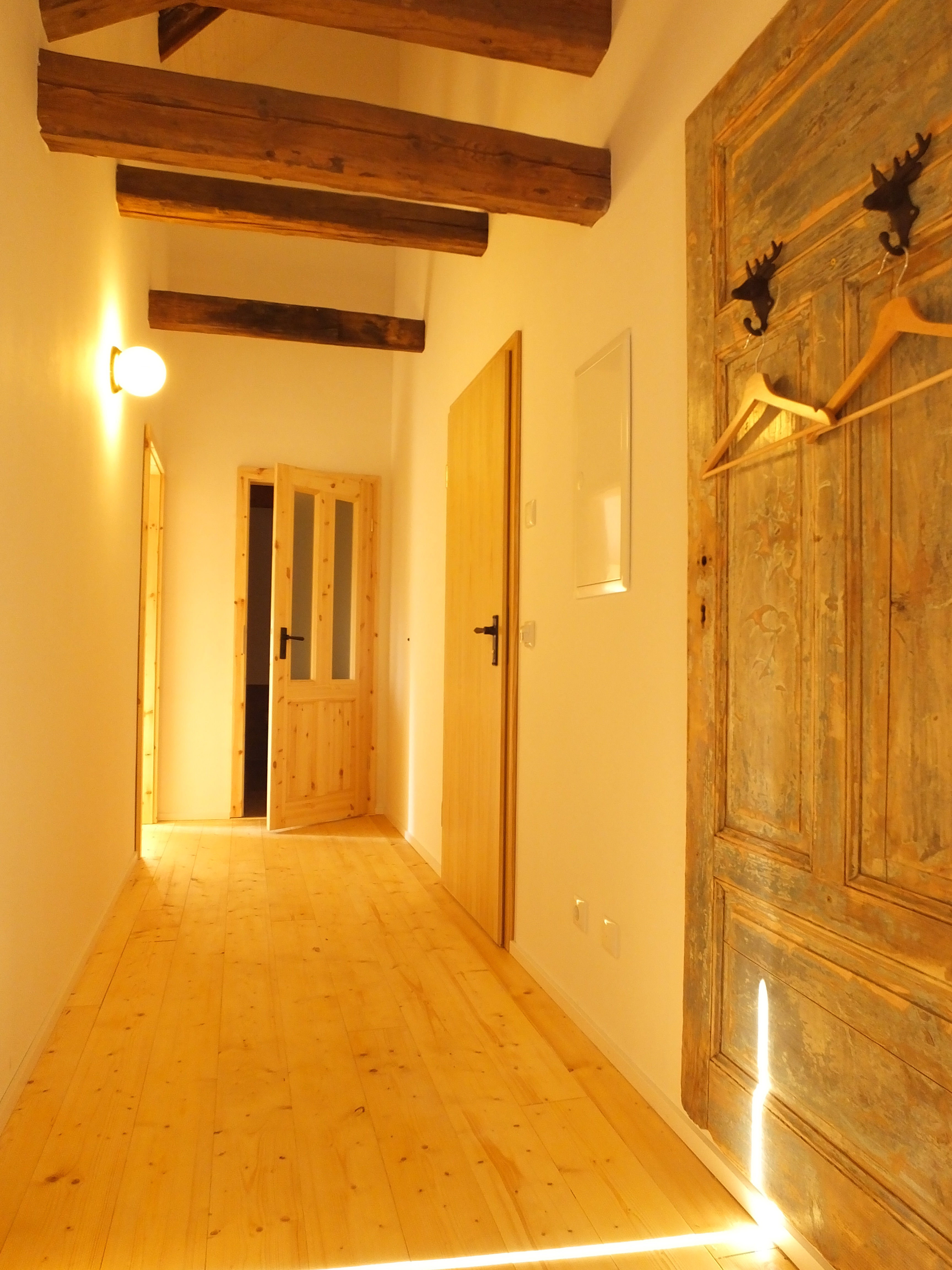 Knechtestube: große Garderobe